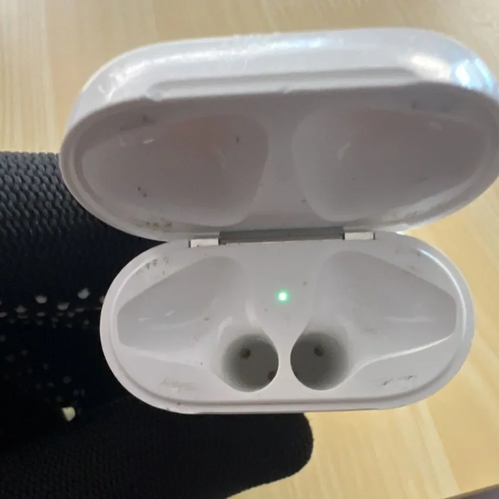 Apple AirPods Wireless Bluetooth In-Ear Earbuds w/ Charging Case A1602 White